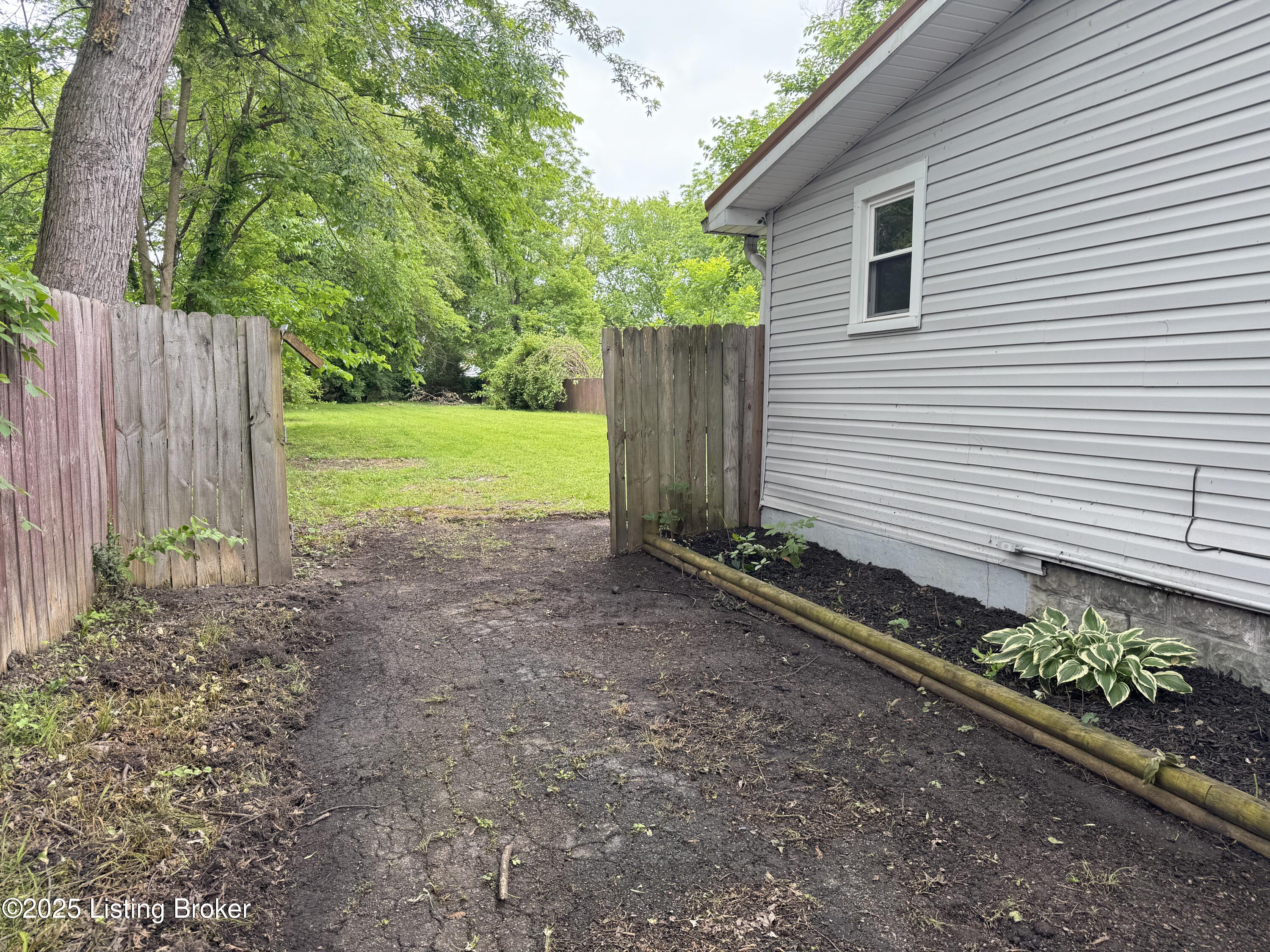9213 Alexander Ave, Louisville, Kentucky image 21
