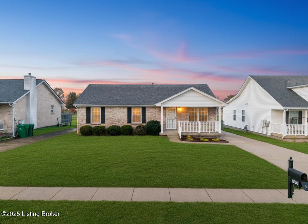 Photo of 8805 Persistence Dr, Louisville, KY 40229 (MLS # 1708633)