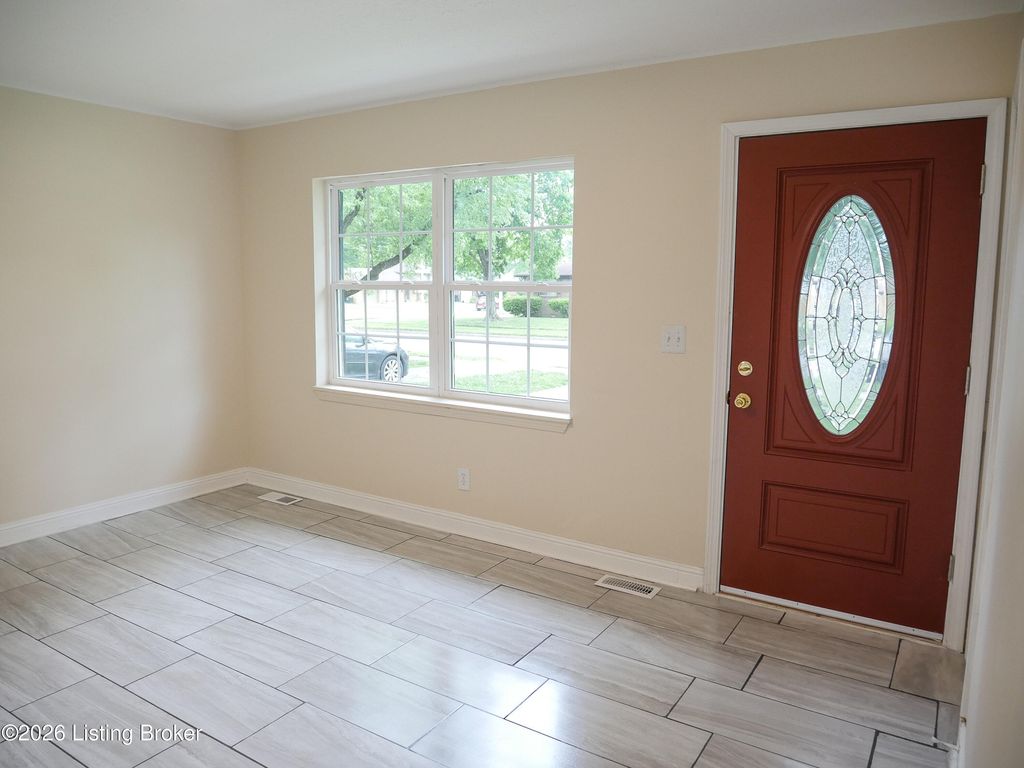 Photo of 3603 Regatta Way, Louisville, KY 40211 (MLS # 1716052)