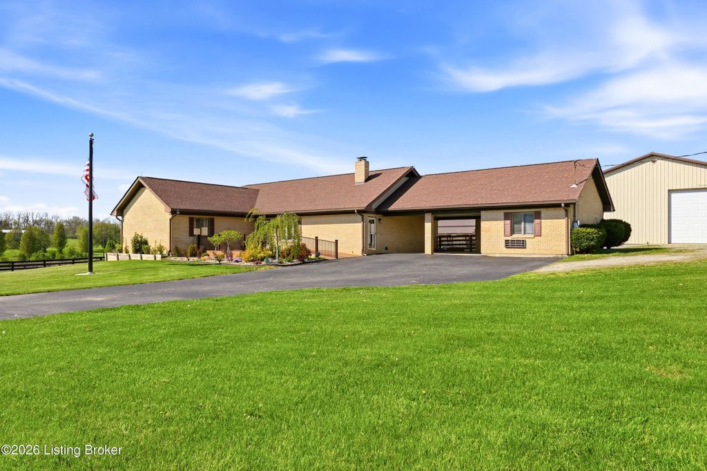 Photo of 5971 Frankfort Rd, Shelbyville, KY 40065 (MLS # 1713947)