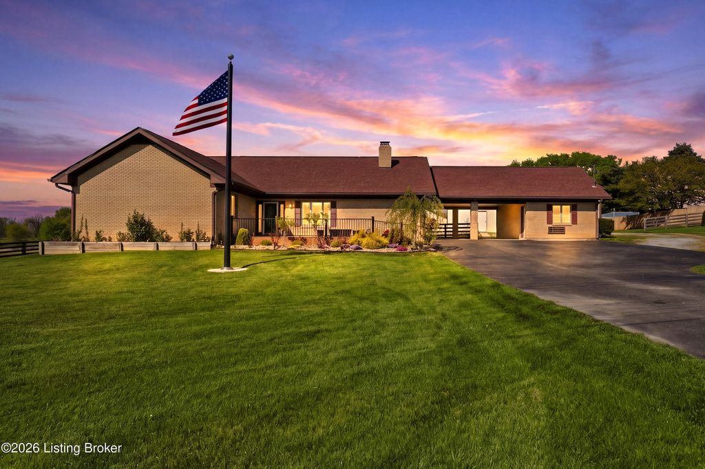 Photo of 5971 Frankfort Rd, Shelbyville, KY 40065 (MLS # 1713947)