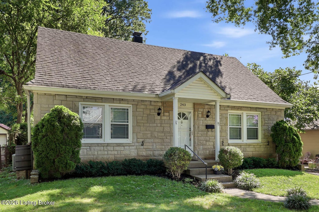 Photo of 243 Fairfax Ave, Louisville, KY 40207 (MLS # 1733328)