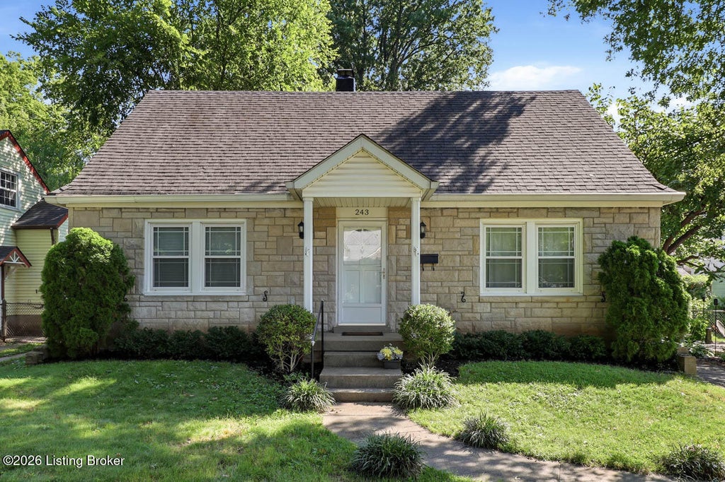 Photo of 243 Fairfax Ave, Louisville, KY 40207 (MLS # 1733328)