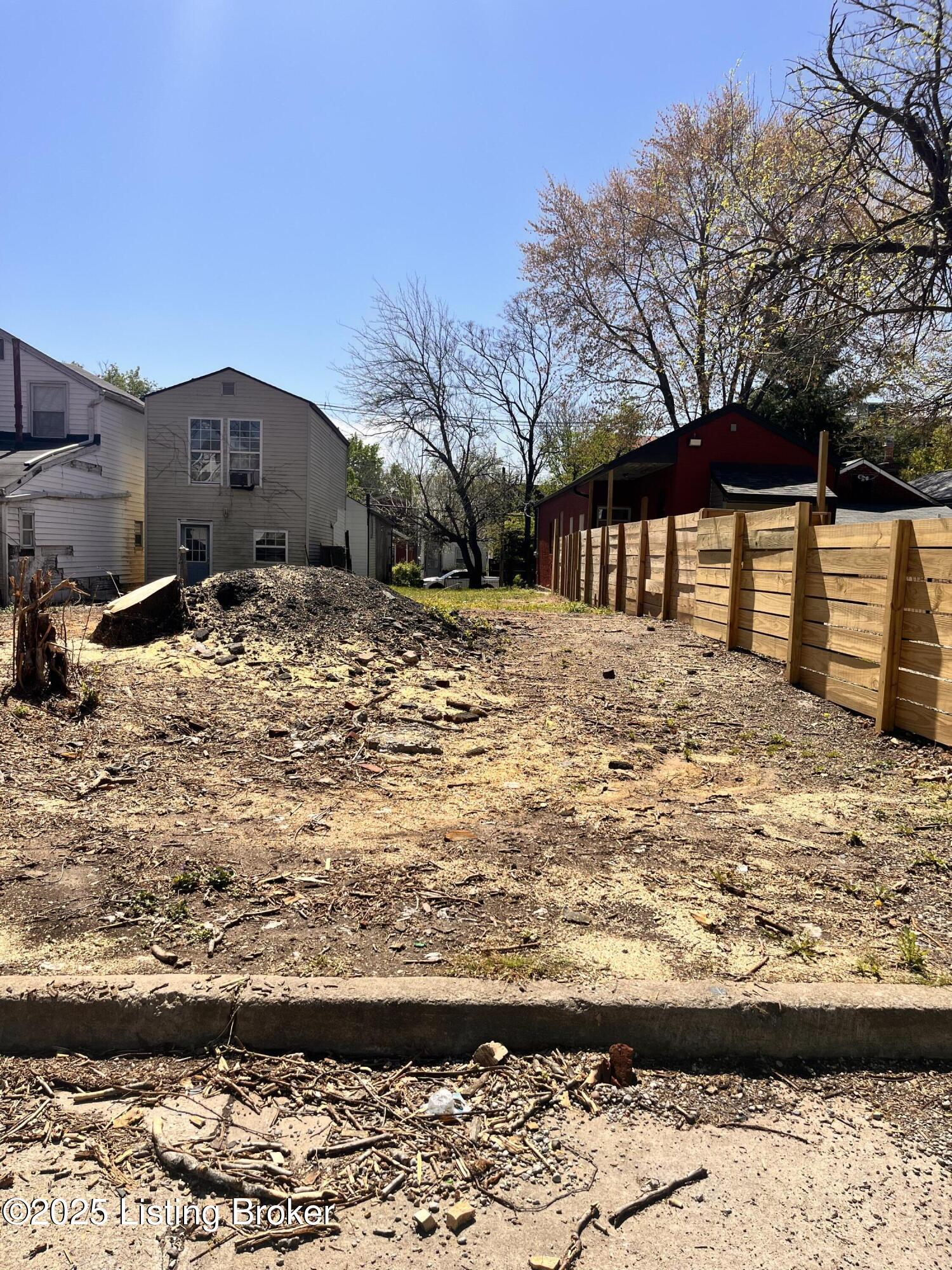 823 E Chestnut St, Louisville, Kentucky image 5