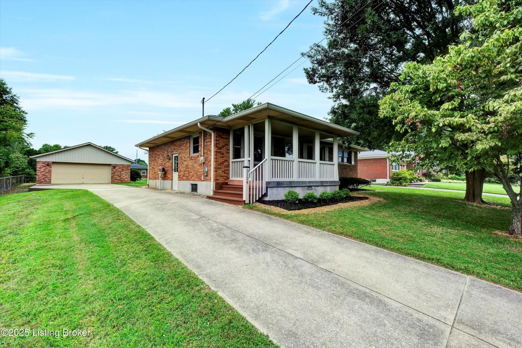 Photo of 3124 Marlin Rd, Louisville, KY 40220 (MLS # 1696094)