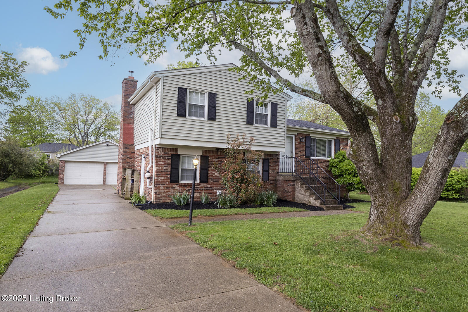 6524 Manassas Dr, Pewee Valley, Kentucky image 3