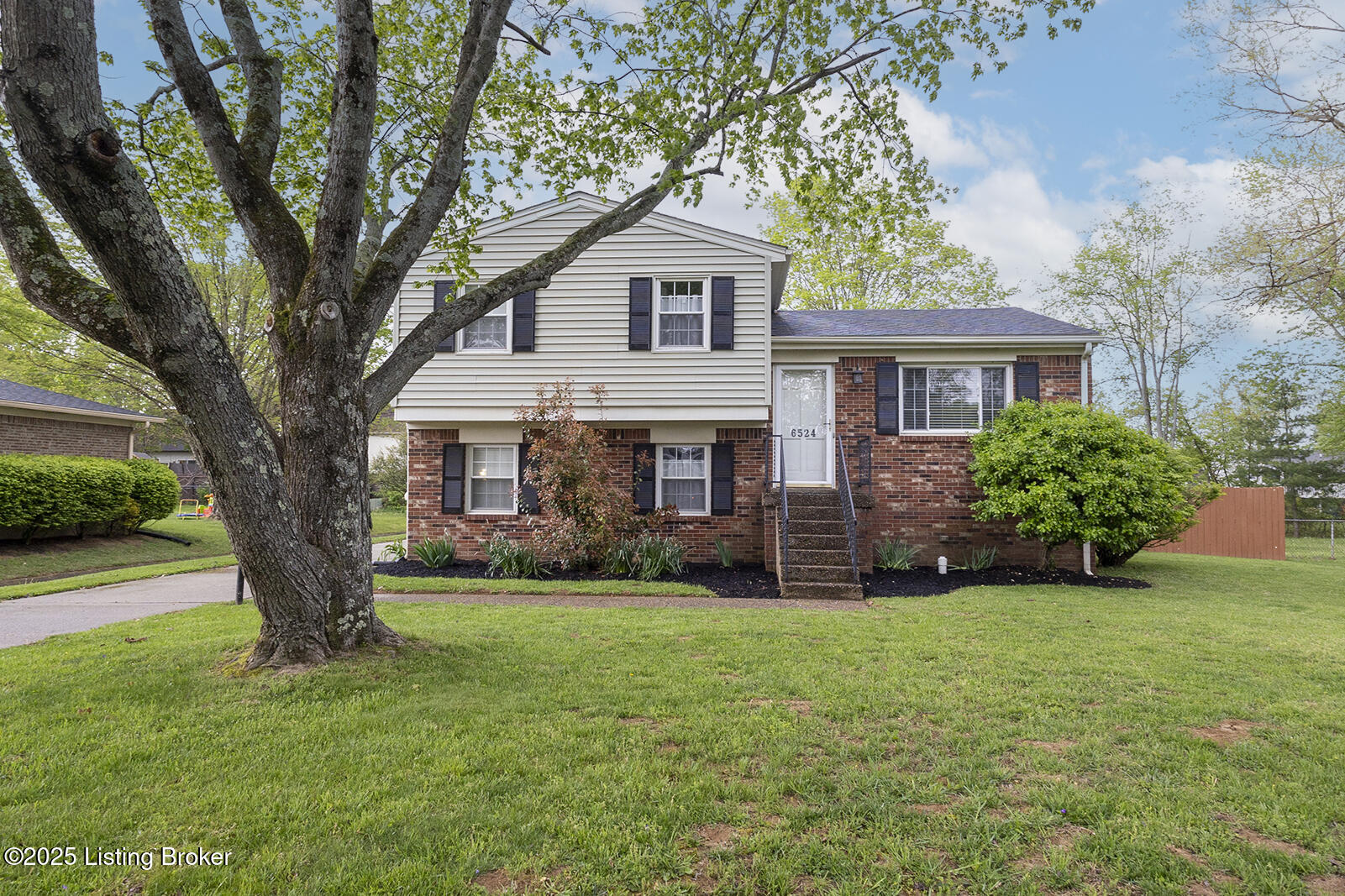 6524 Manassas Dr, Pewee Valley, Kentucky image 1