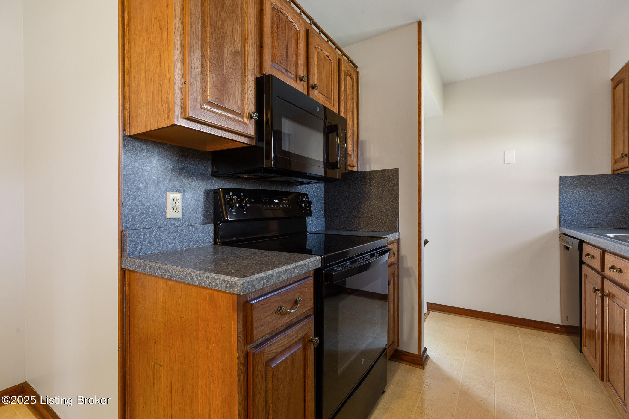 3232 Elane Dr, Louisville, Kentucky image 7