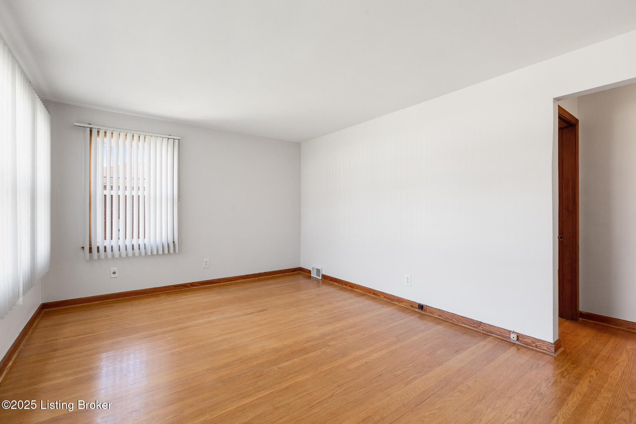 3232 Elane Dr, Louisville, Kentucky image 4