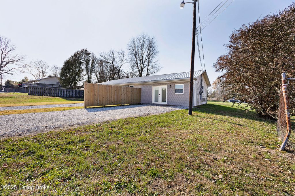 Photo of 6249 N Dixie Hwy, Elizabethtown, KY 42701 (MLS # 1705669)