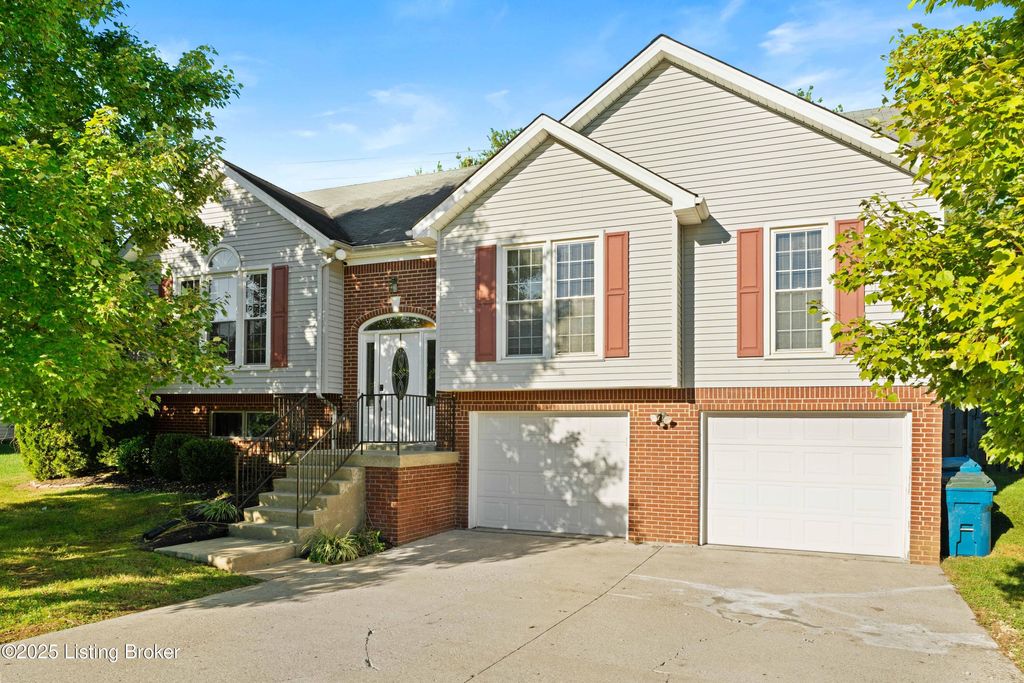 Photo of 36 N Northcountry Dr, Shelbyville, KY 40065 (MLS # 1700590)