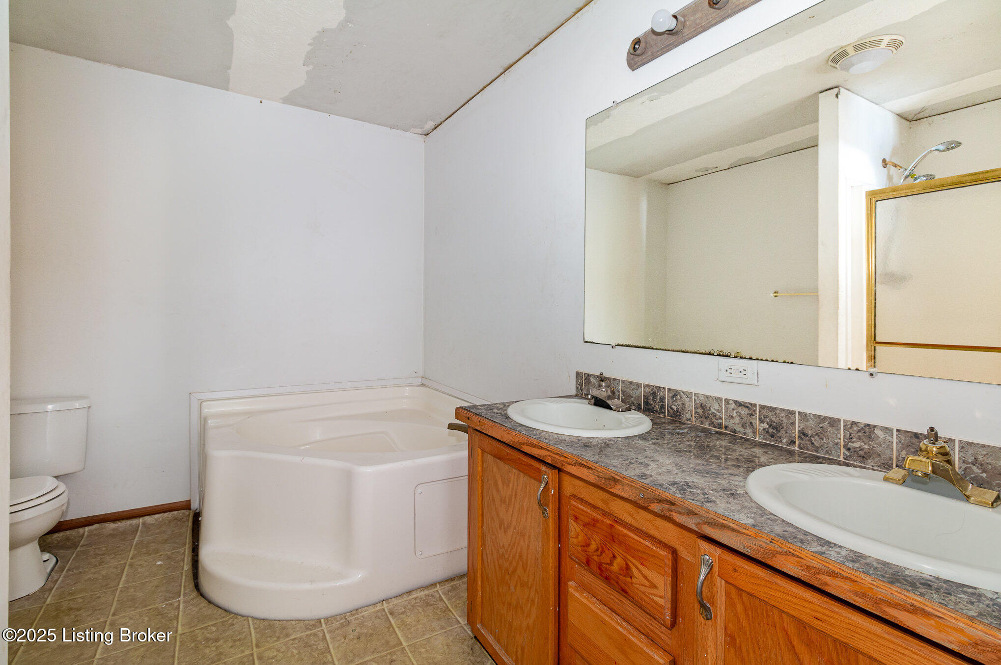 8817 Woodpointe Blvd, Louisville, Kentucky image 14