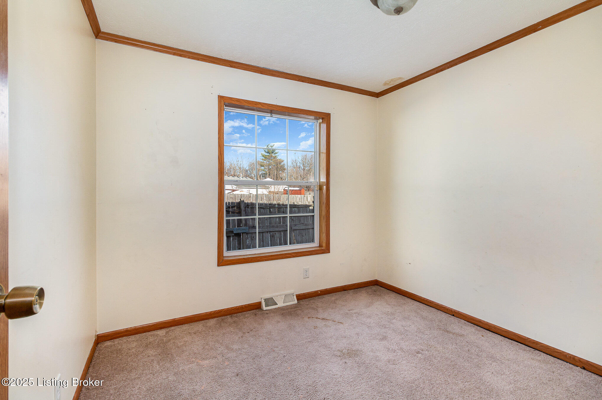8817 Woodpointe Blvd, Louisville, Kentucky image 13