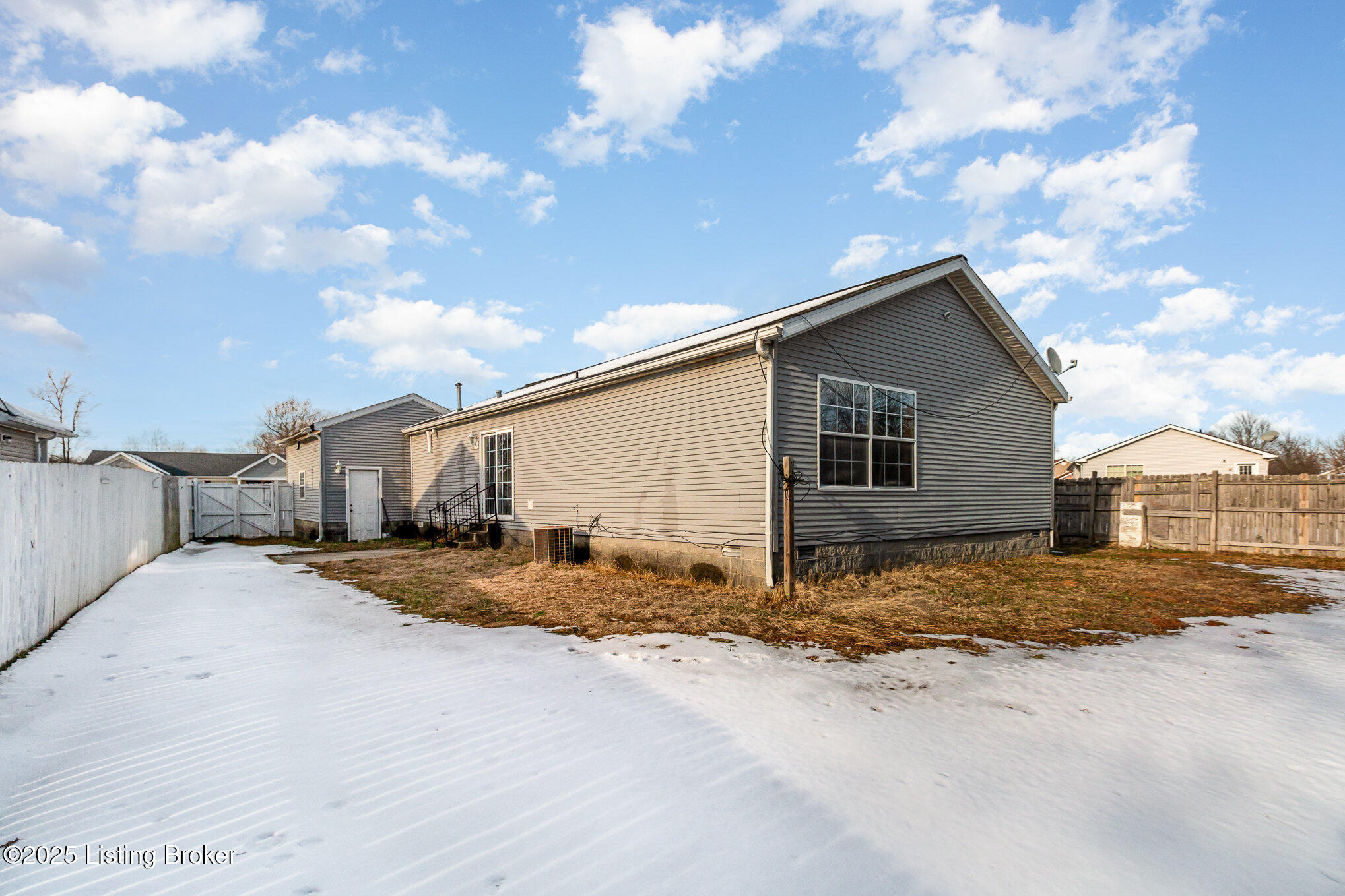 8817 Woodpointe Blvd, Louisville, Kentucky image 16
