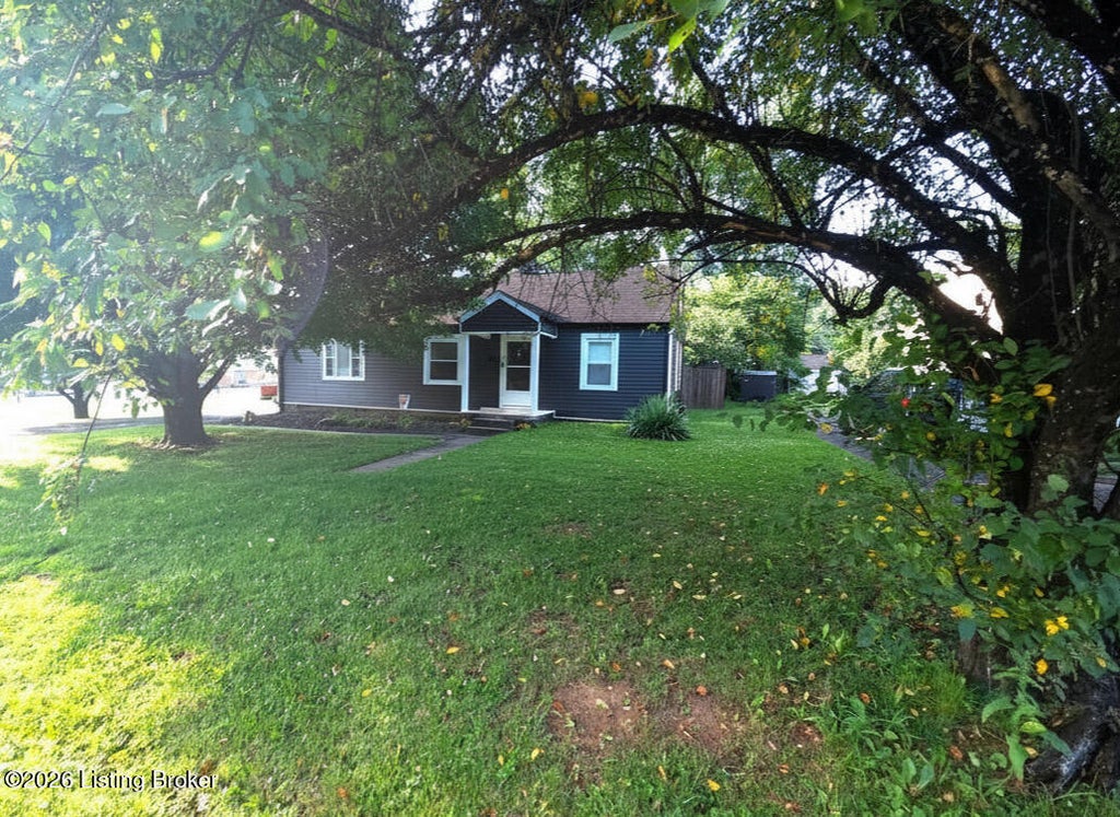 Photo of 830 Bartley Ave, Bardstown, KY 40004 (MLS # 1722144)