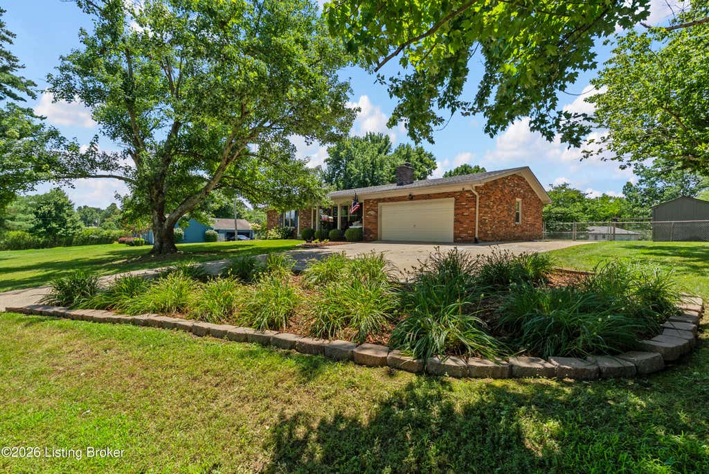 Photo of 3508 Rock Rose Ln, La Grange, KY 40031 (MLS # 1723324)