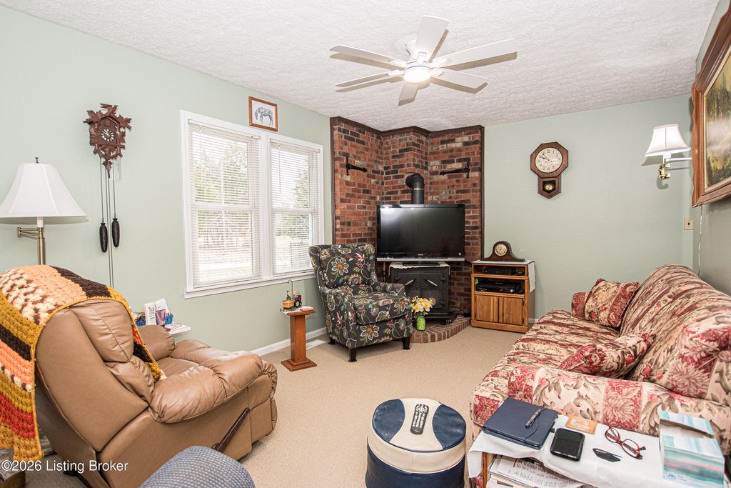 Photo of 166 Rufus Ln, Mt Washington, KY 40047 (MLS # 1710096)