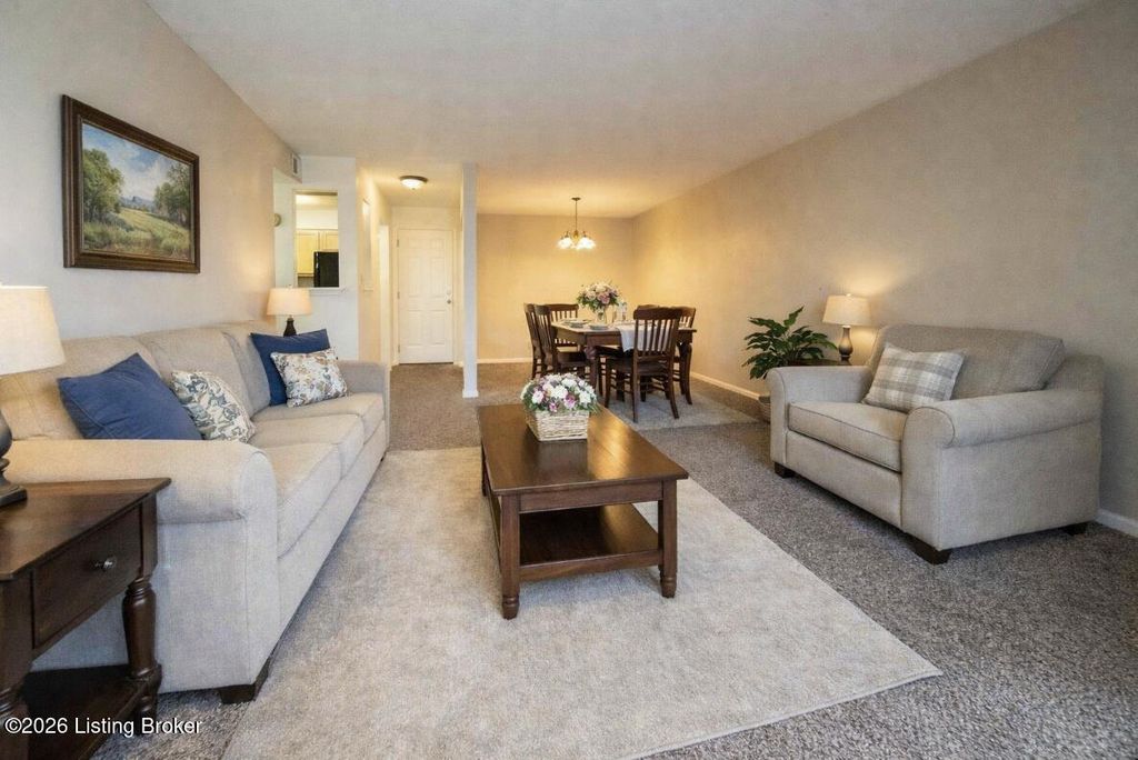 Photo of 707 La Fontenay Ct, Louisville, KY 40223 (MLS # 1709159)