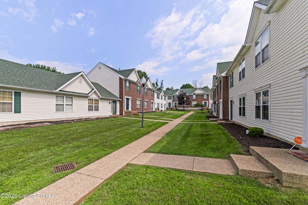 Photo of 9404 Bayberry Green Ln, Louisville, KY 40291 (MLS # 1725781)