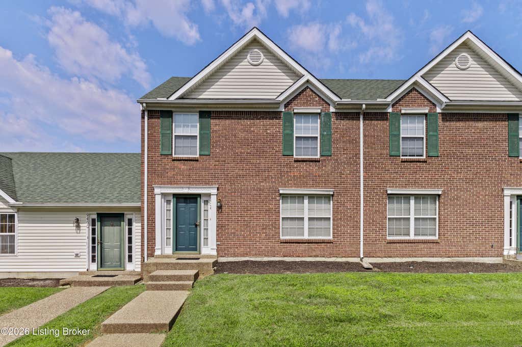 Photo of 9404 Bayberry Green Ln, Louisville, KY 40291 (MLS # 1725781)