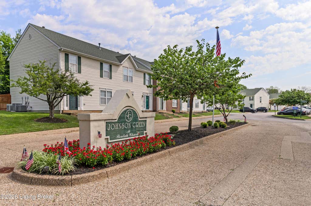 Photo of 9404 Bayberry Green Ln, Louisville, KY 40291 (MLS # 1725781)