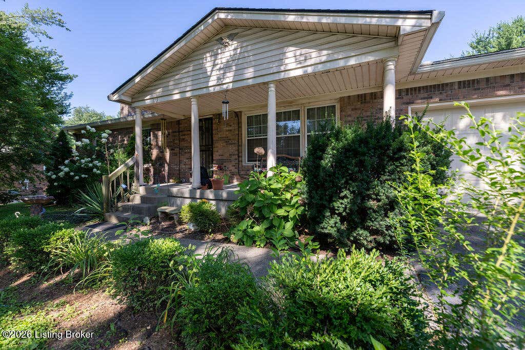 Photo of 179 Paula Ln, Shepherdsville, KY 40165 (MLS # 1723871)