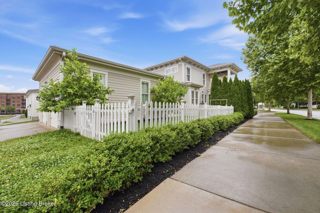 Photo of 6300 Mistflower Cir, Prospect, KY 40059 (MLS # 1722530)