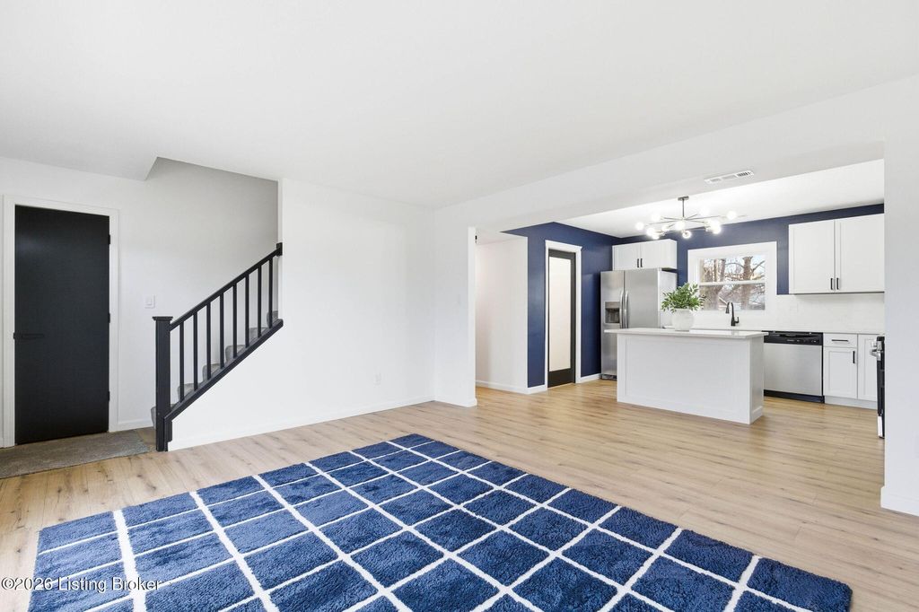 Photo of 3147 Lafollette Dr, Jeffersontown, KY 40299 (MLS # 1710345)