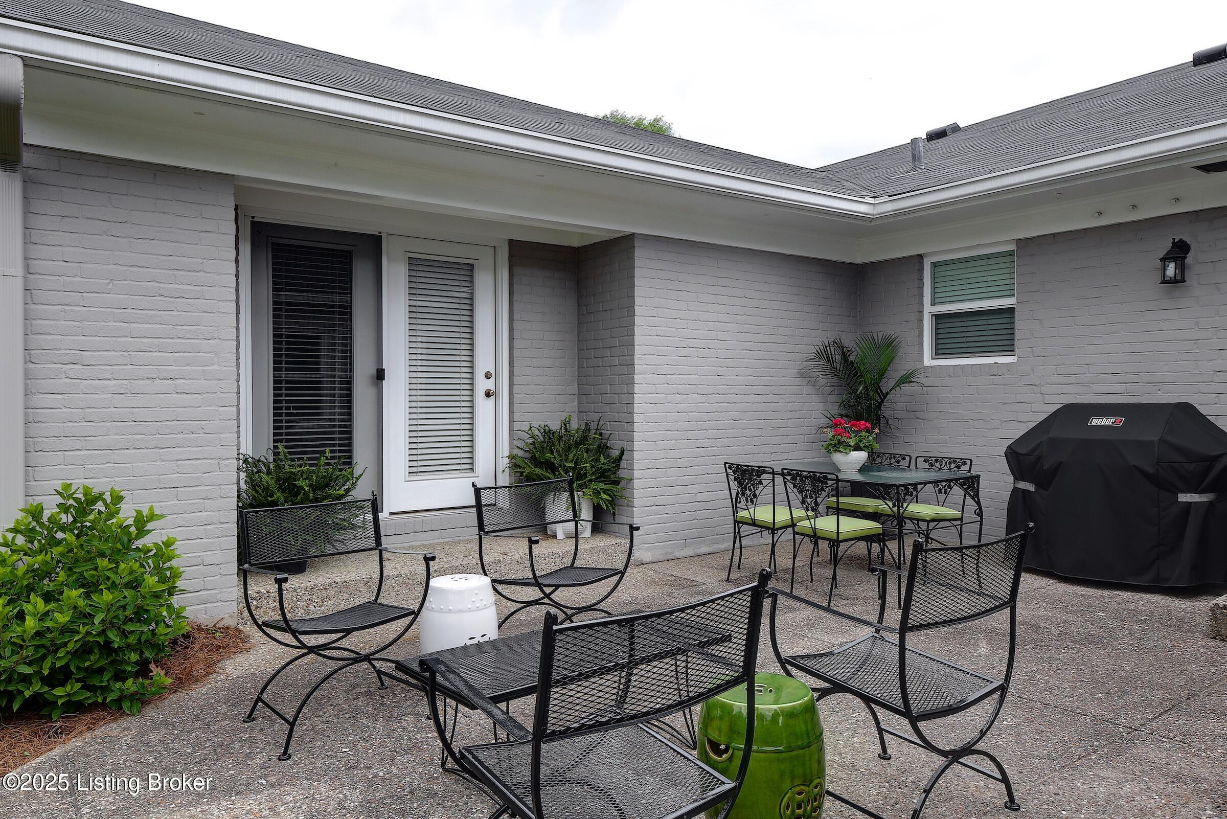 104 Spruce Ln, Louisville, Kentucky image 34