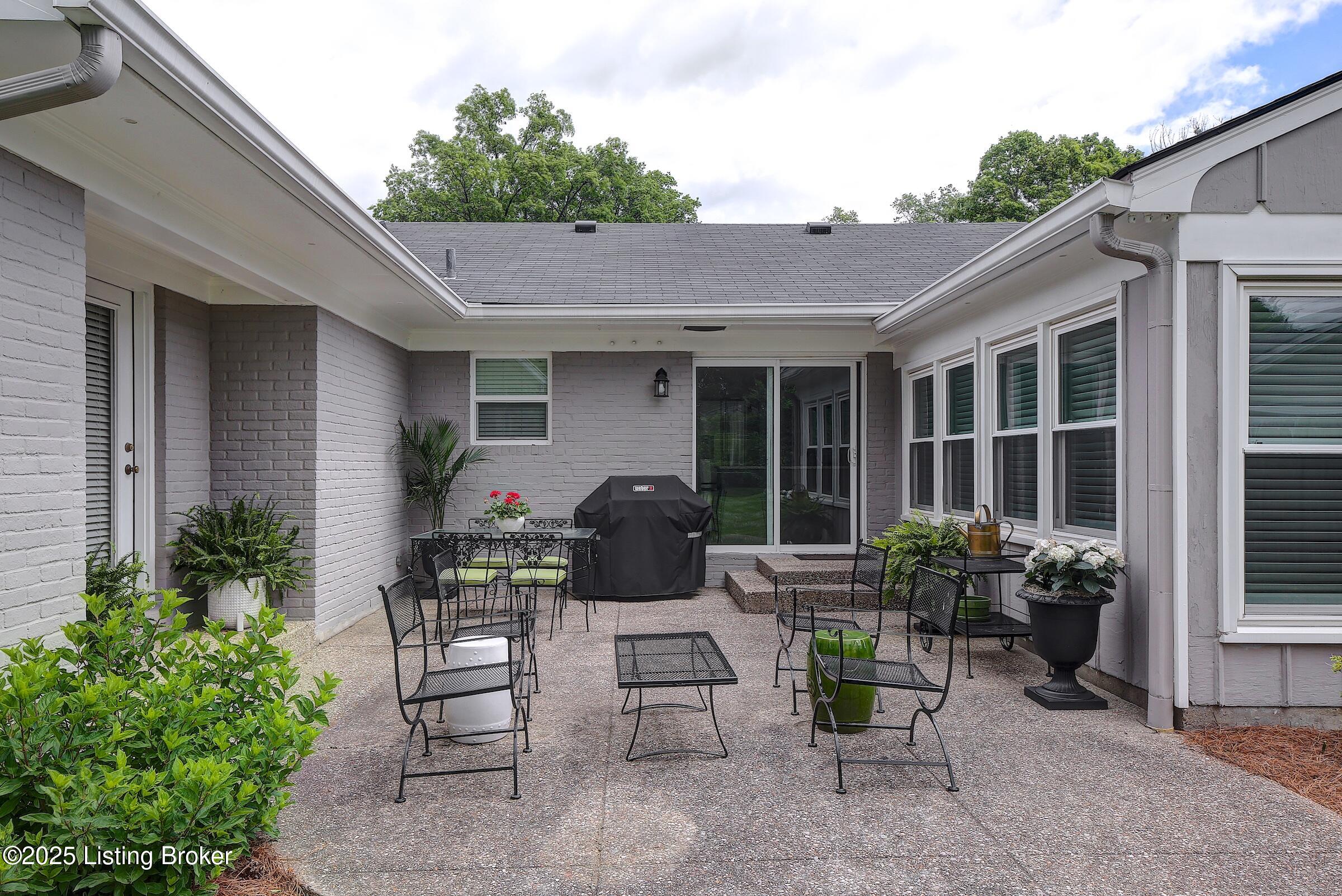 104 Spruce Ln, Louisville, Kentucky image 36