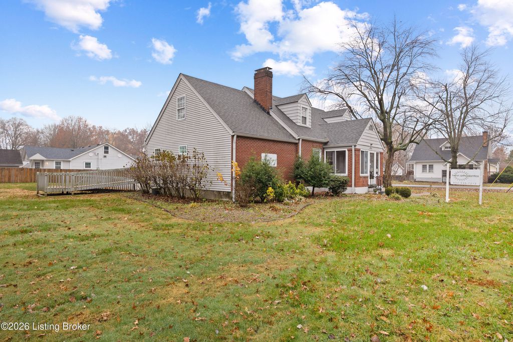 Photo of 4816 Greenwood Rd, Louisville, KY 40258 (MLS # 1716087)