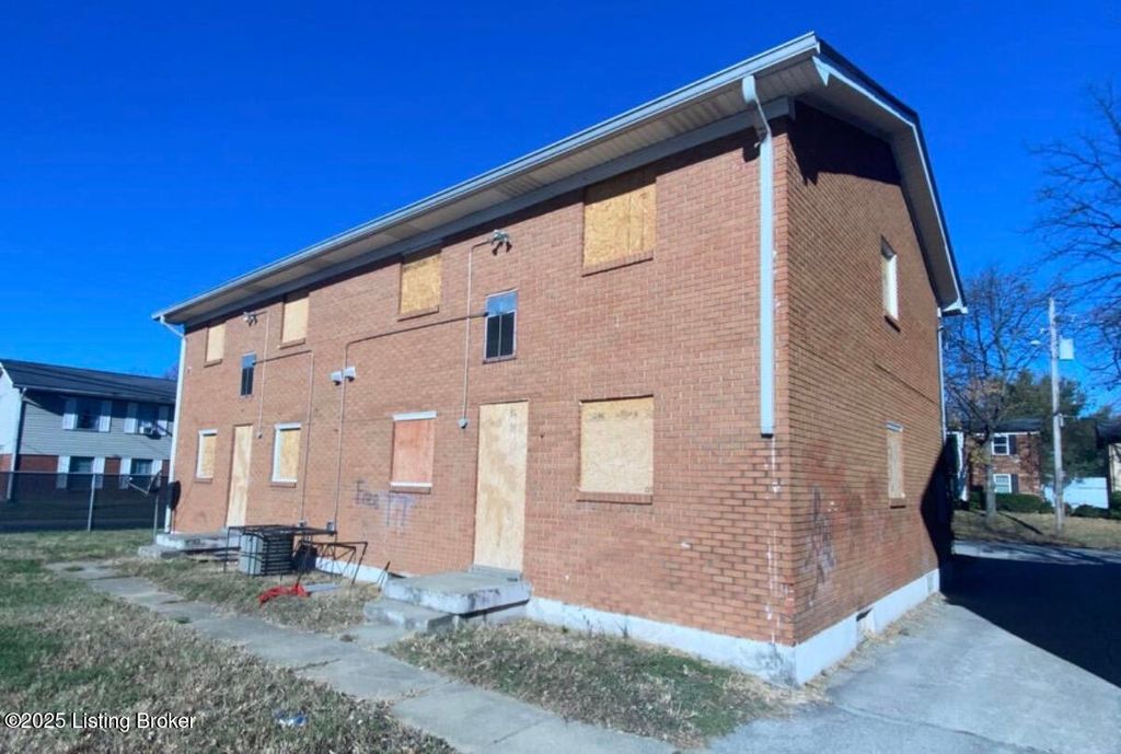 Photo of 1710 Valley Forge Way, Louisville, KY 40215 (MLS # 1705263)