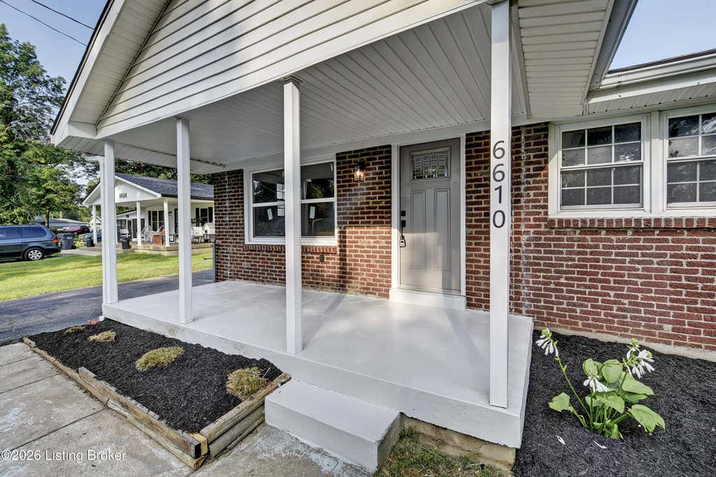 Photo of 6610 Memory Ln, Louisville, KY 40258 (MLS # 1725692)