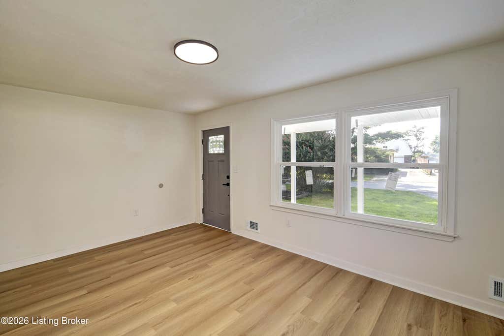 Photo of 6610 Memory Ln, Louisville, KY 40258 (MLS # 1725692)