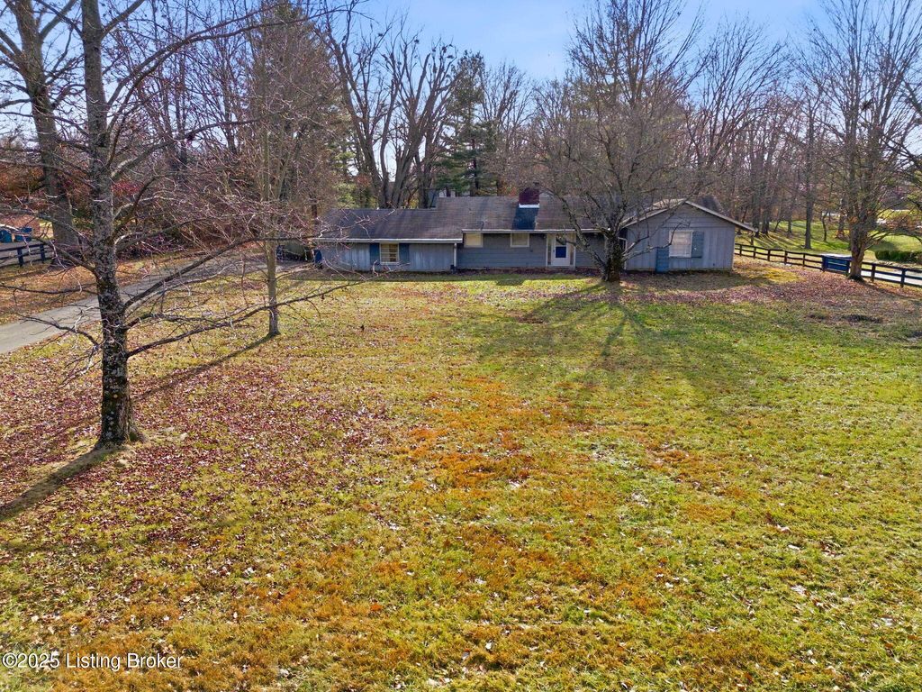 Photo of 11108 Beech Rd, Louisville, KY 40223 (MLS # 1705663)