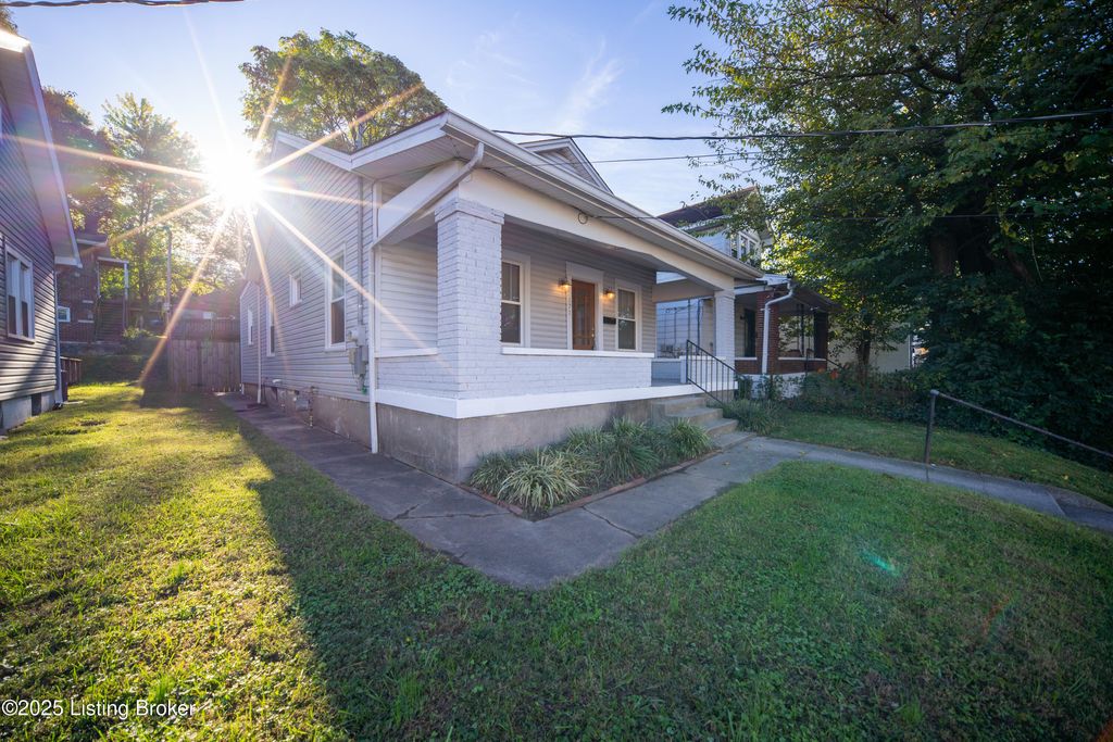 Photo of 173 William St, Louisville, KY 40206 (MLS # 1701175)