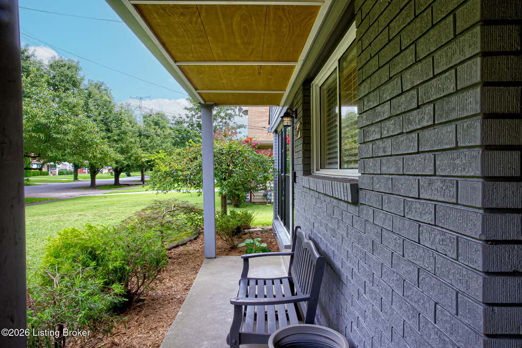 Photo of 2616 Wendell Ave, Louisville, KY 40205 (MLS # 1726424)