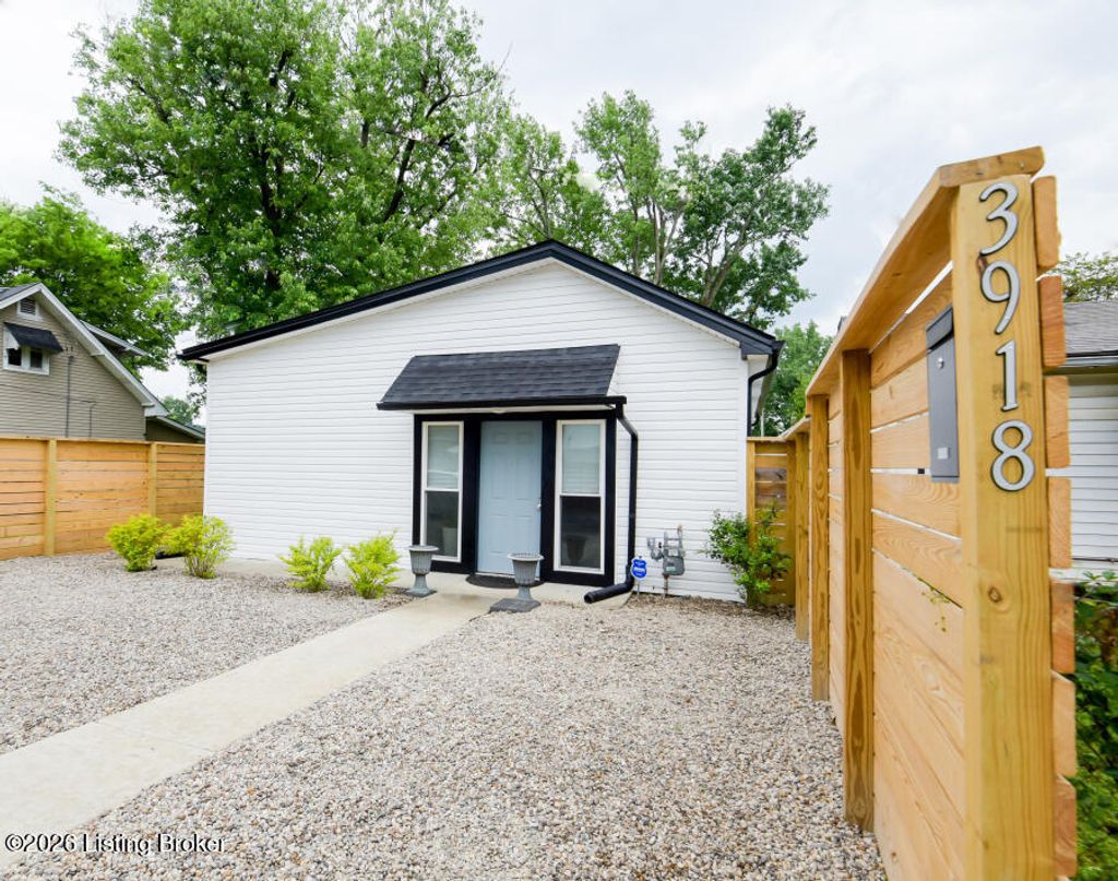 Photo of 3918 Pflanz Ave, Louisville, KY 40212 (MLS # 1717590)