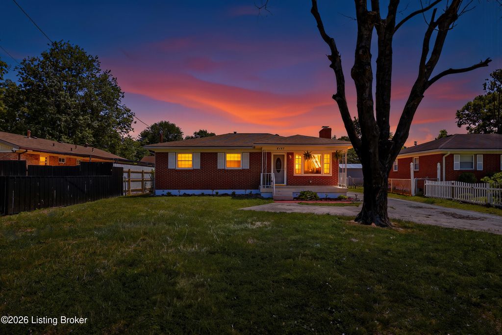 Photo of 8305 Blue Lick Rd, Louisville, KY 40219 (MLS # 1715687)