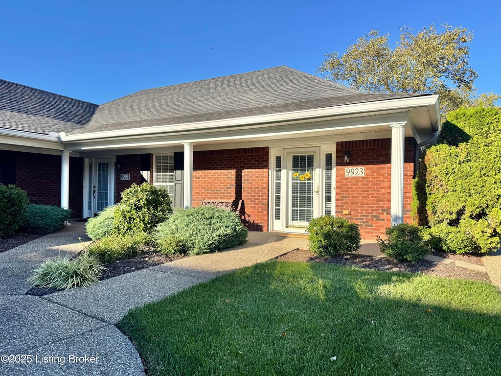 Photo of 9923 Chenoweth Vista Way, Louisville, KY 40299 (MLS # 1704478)