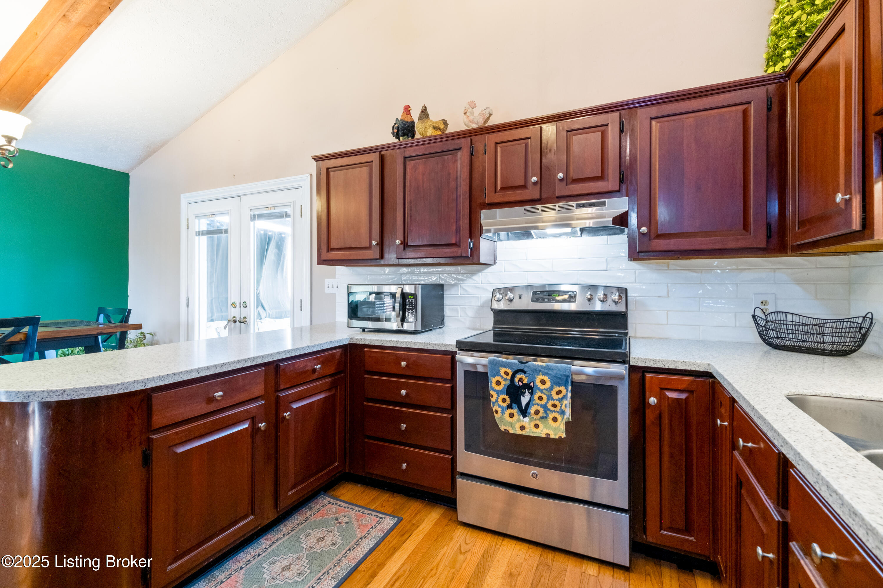 216 Shakeland Dr, Louisville, Kentucky image 24