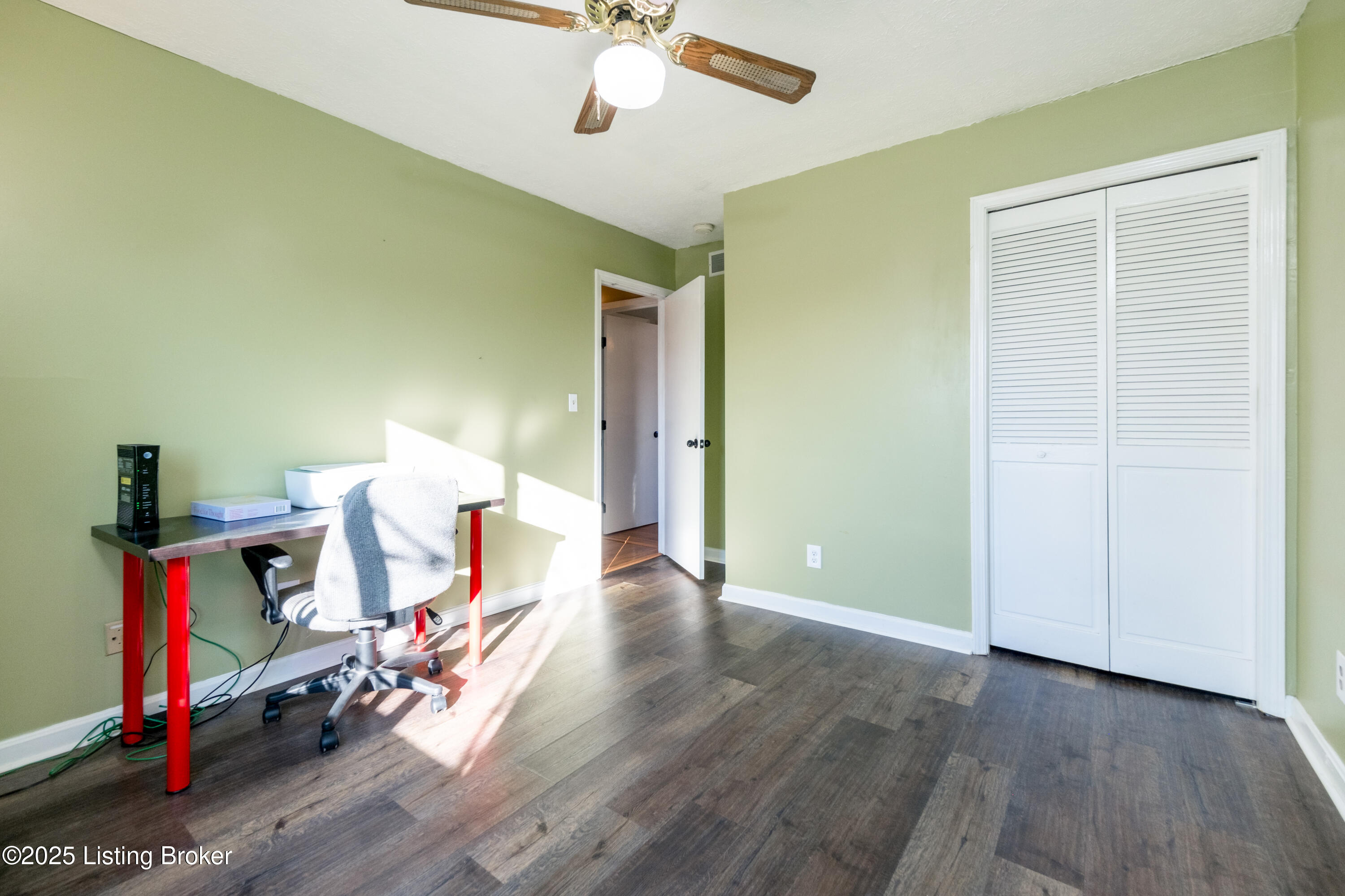 216 Shakeland Dr, Louisville, Kentucky image 32