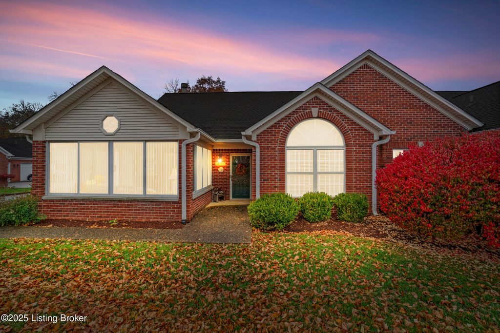 Photo of 12203 Big Bear Pl, Jeffersontown, KY 40299 (MLS # 1705788)