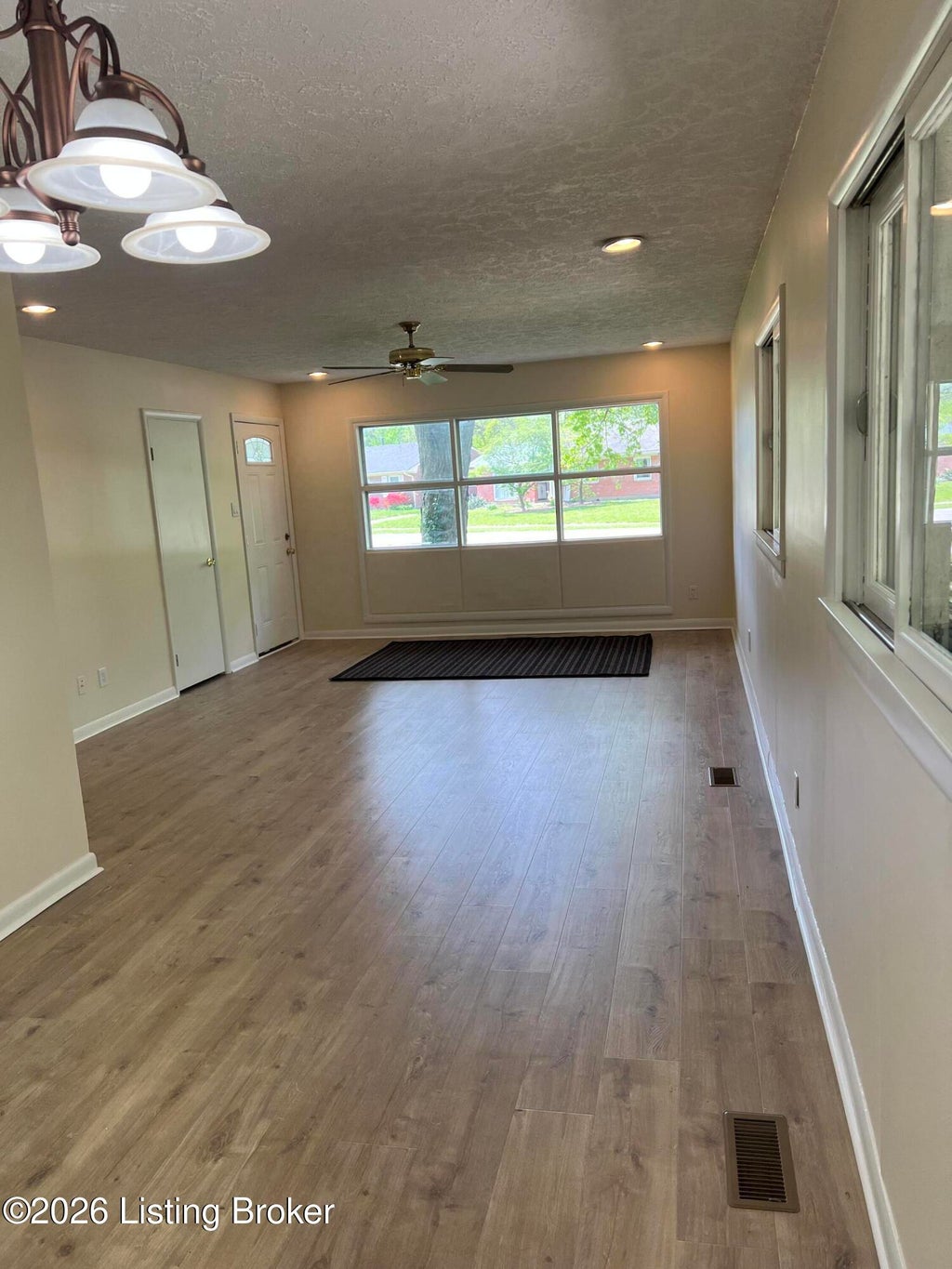 Photo of 3014 Boaires Ln, Louisville, KY 40220 (MLS # 1731060)