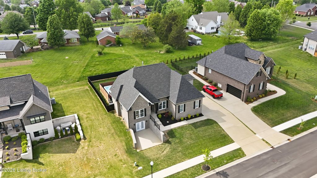 Photo of 12614 Valley Pine Dr, Louisville, KY 40299 (MLS # 1722423)