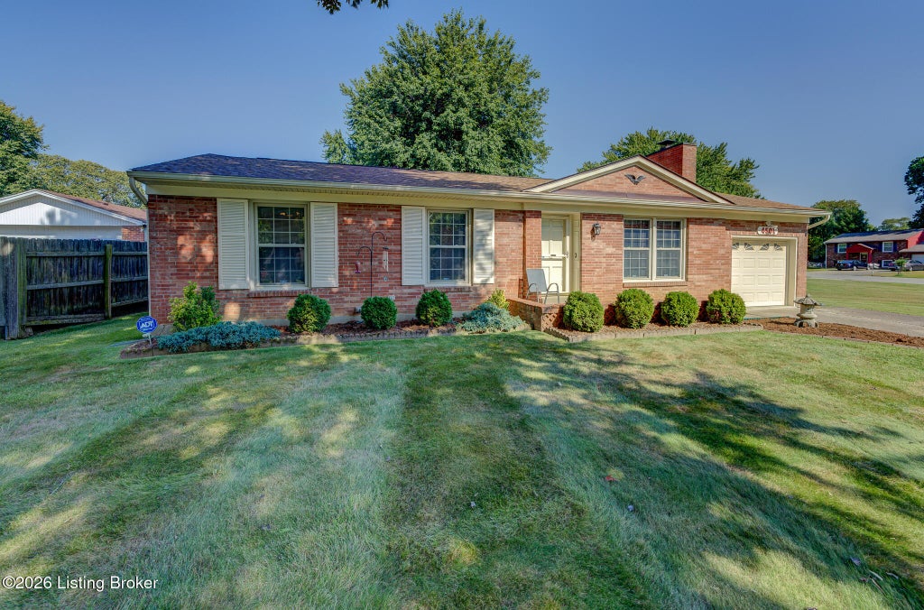 Photo of 4501 Cod Dr, Louisville, KY 40272 (MLS # 1727649)