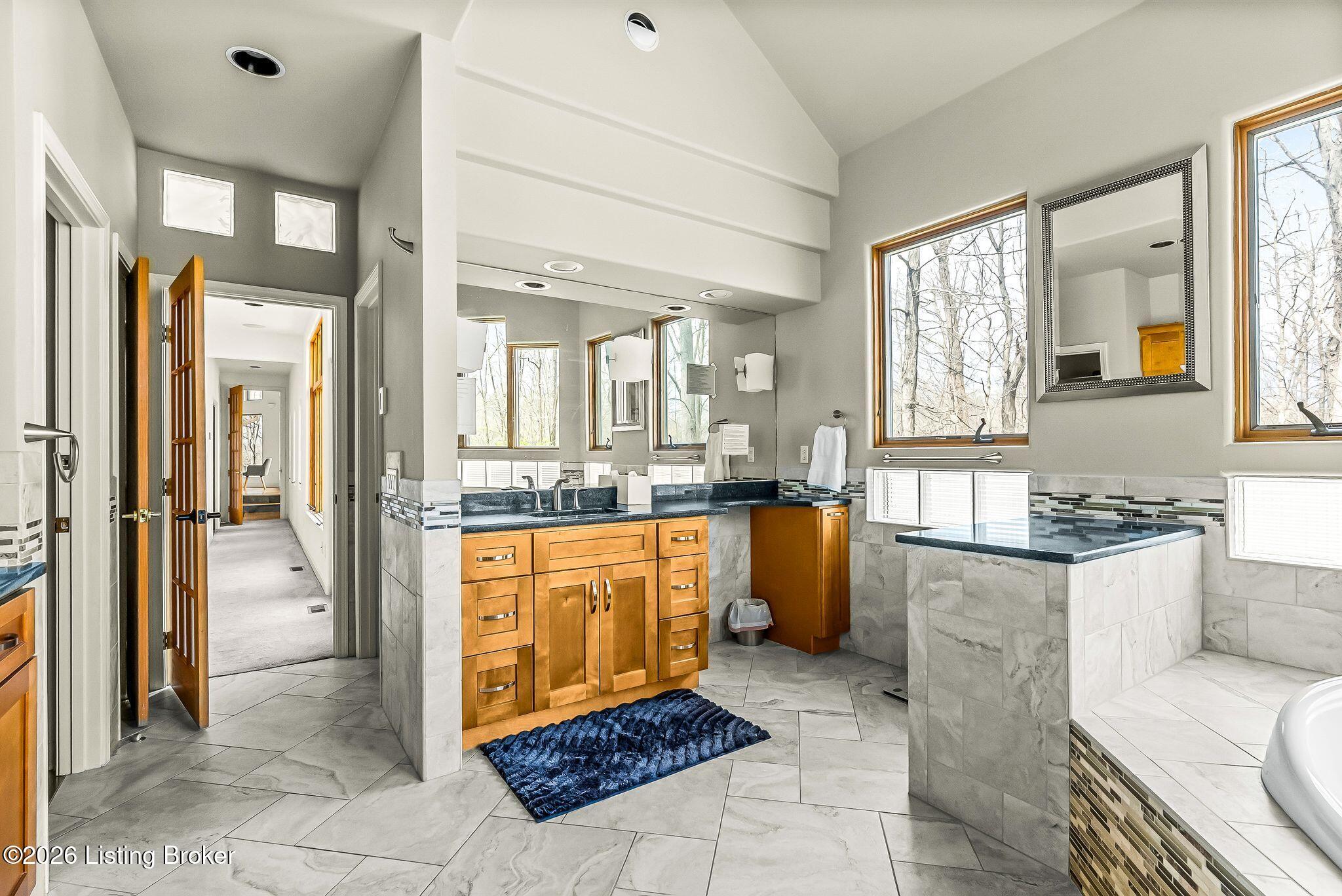 Prospect, Kentucky, 40059, United States, 4 Bedrooms Bedrooms, ,7 BathroomsBathrooms,Residential,Active,2034695
