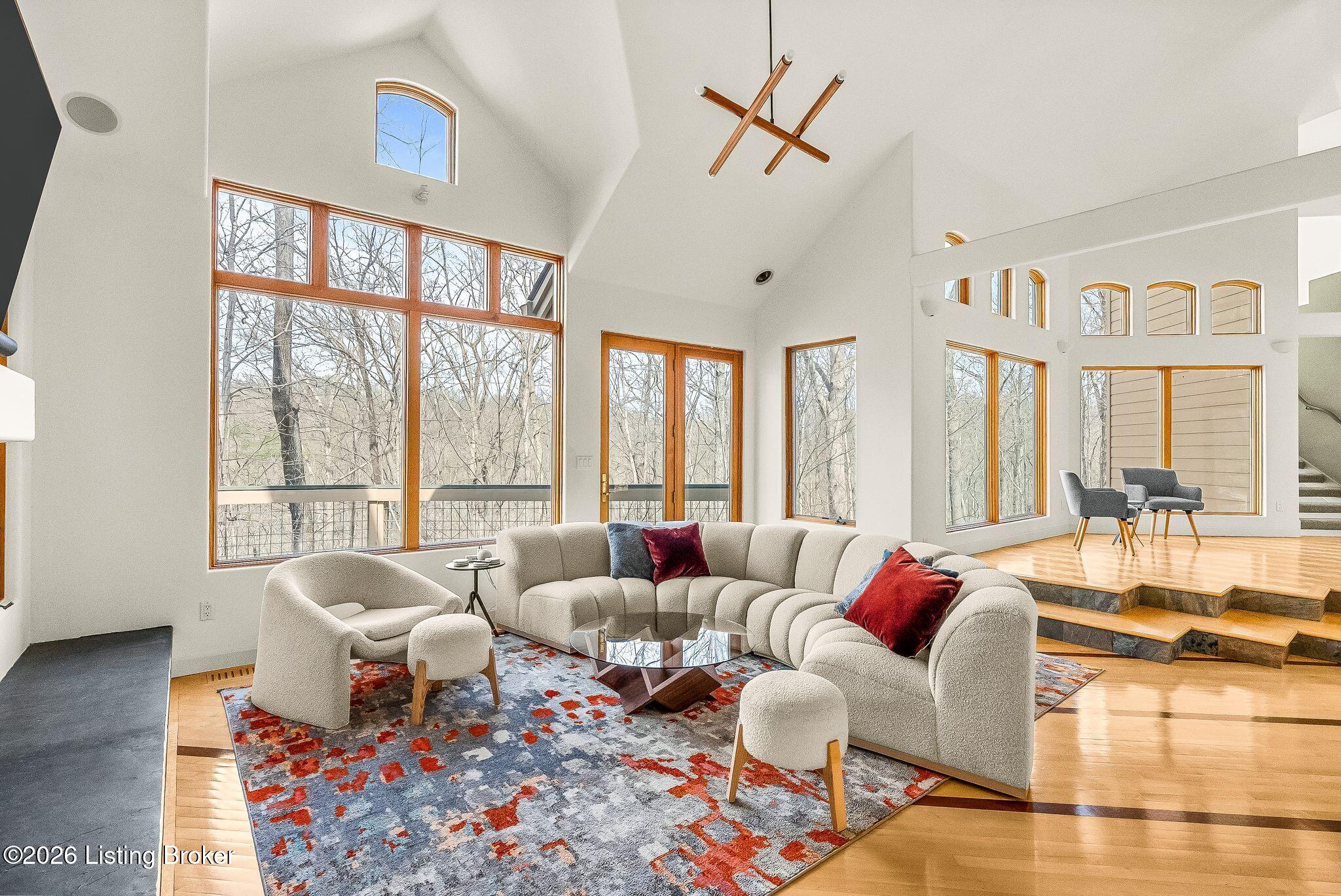 Prospect, Kentucky, 40059, United States, 4 Bedrooms Bedrooms, ,7 BathroomsBathrooms,Residential,Active,2034695