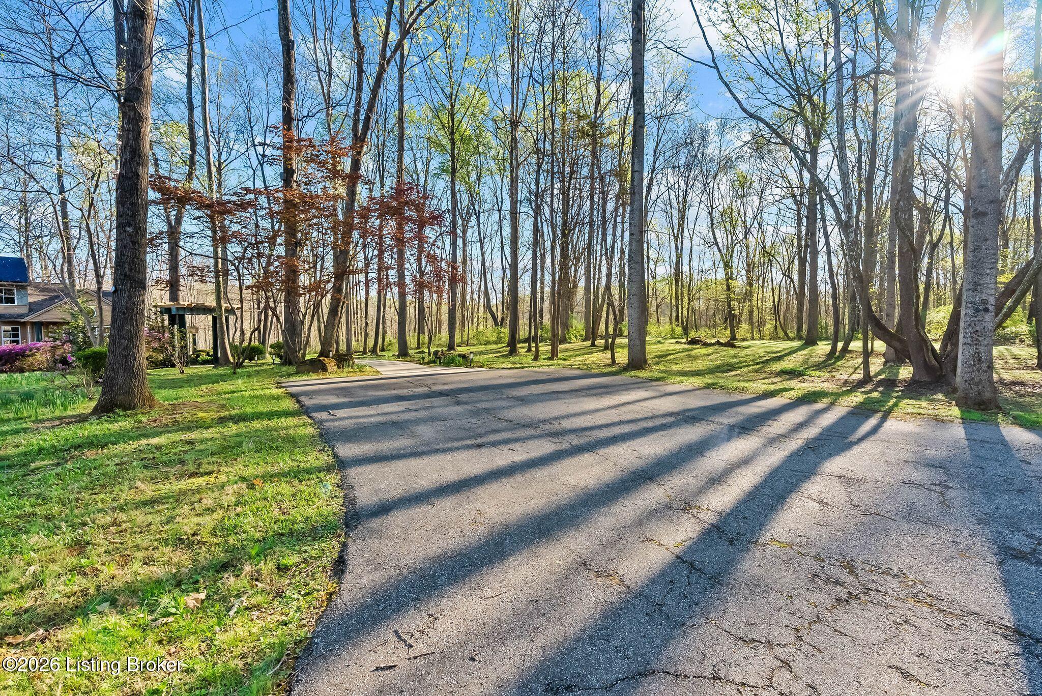 Prospect, Kentucky, 40059, United States, 4 Bedrooms Bedrooms, ,7 BathroomsBathrooms,Residential,Active,2034695