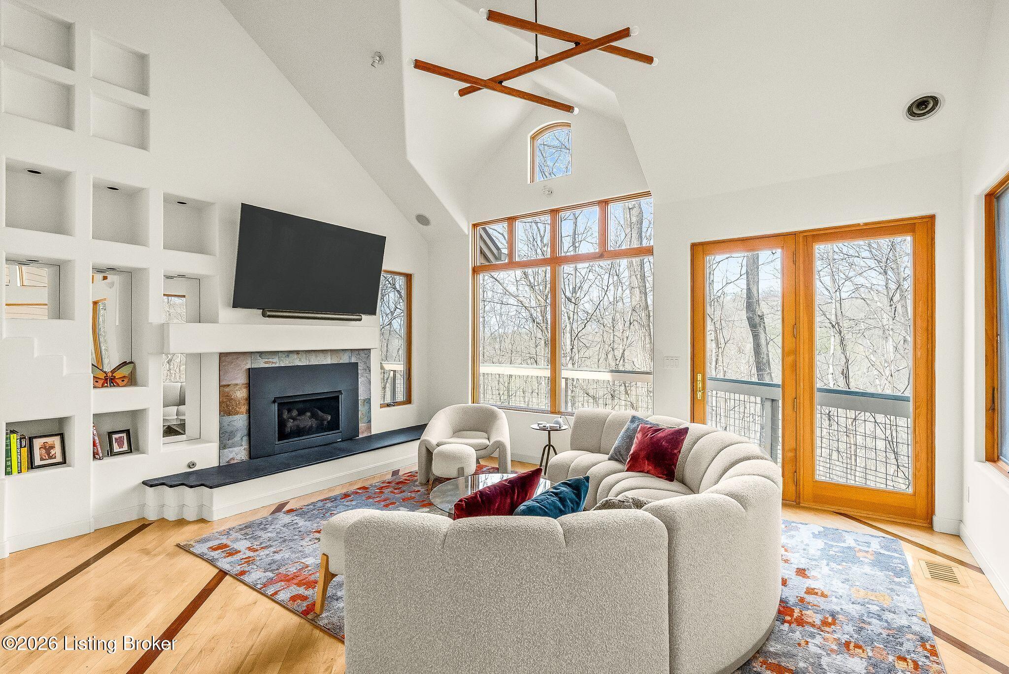 Prospect, Kentucky, 40059, United States, 4 Bedrooms Bedrooms, ,7 BathroomsBathrooms,Residential,Active,2034695